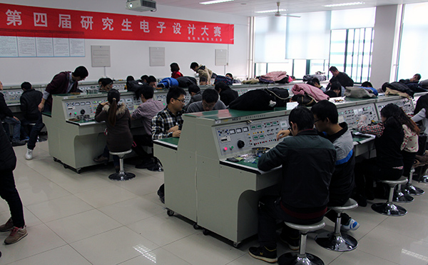 电子设计大赛现场